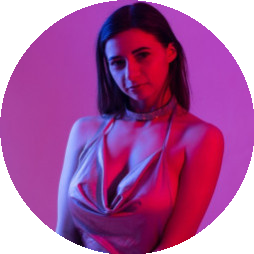 elle_mira