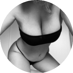 lafilleacotedecheztoi