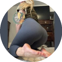 officialbarefeetblonde