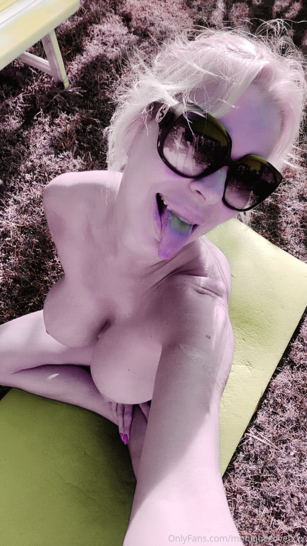 Photo by moniquecovetxxx published on May 20,2023 18:08:36 - BestThots