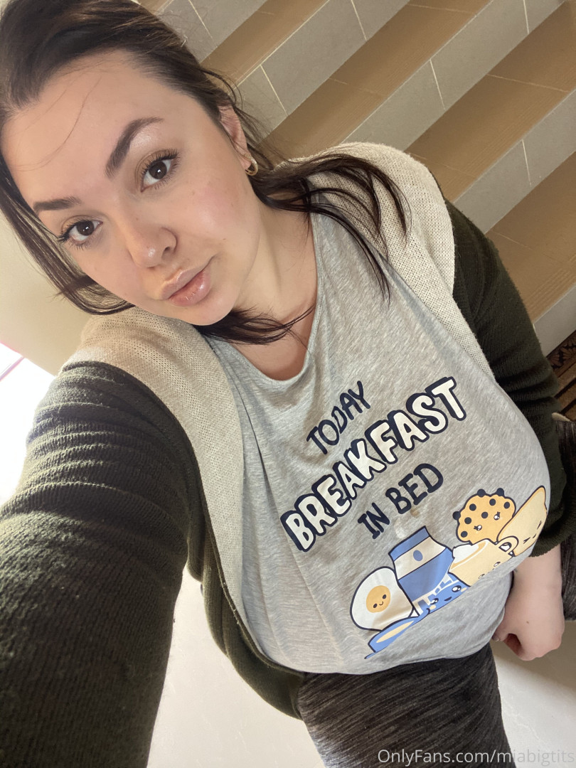 Photo by miabigtits published on October 16,2023 15:37:43 - BestThots