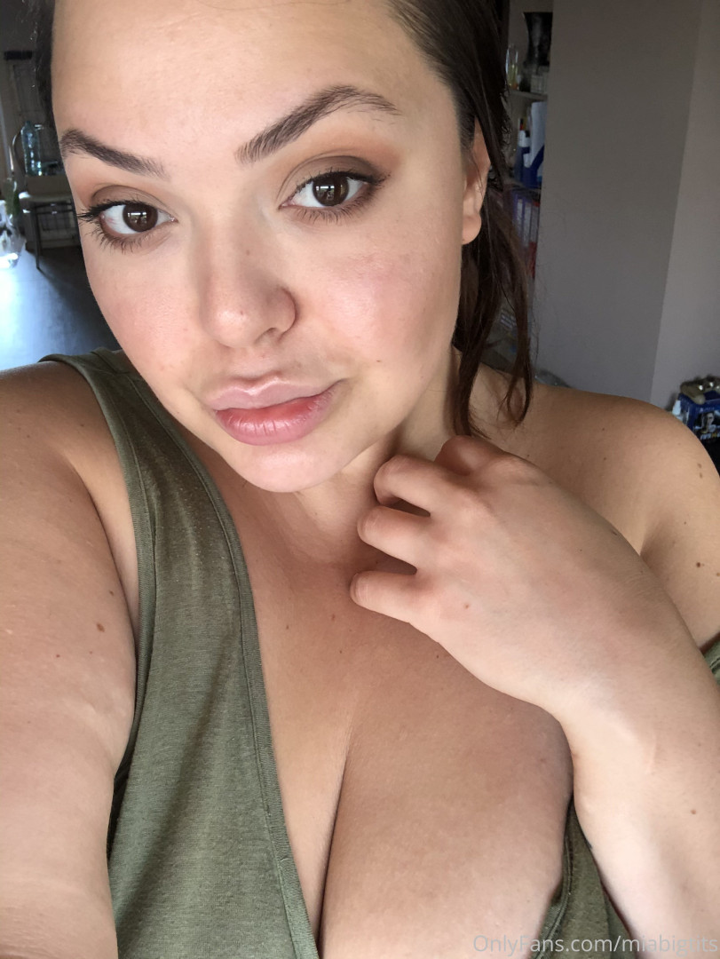 Photo by miabigtits published on October 16,2023 15:38:11 - BestThots