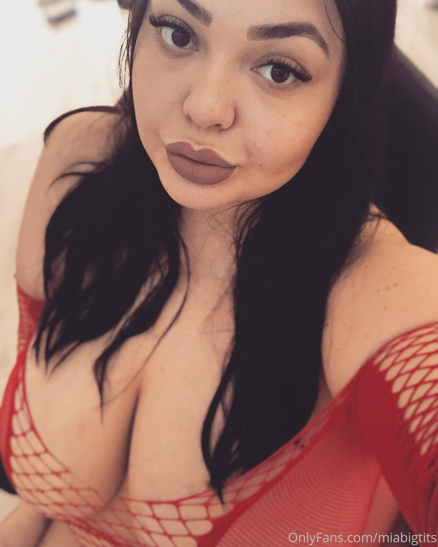Photo by miabigtits published on October 16,2023 15:38:52 - BestThots