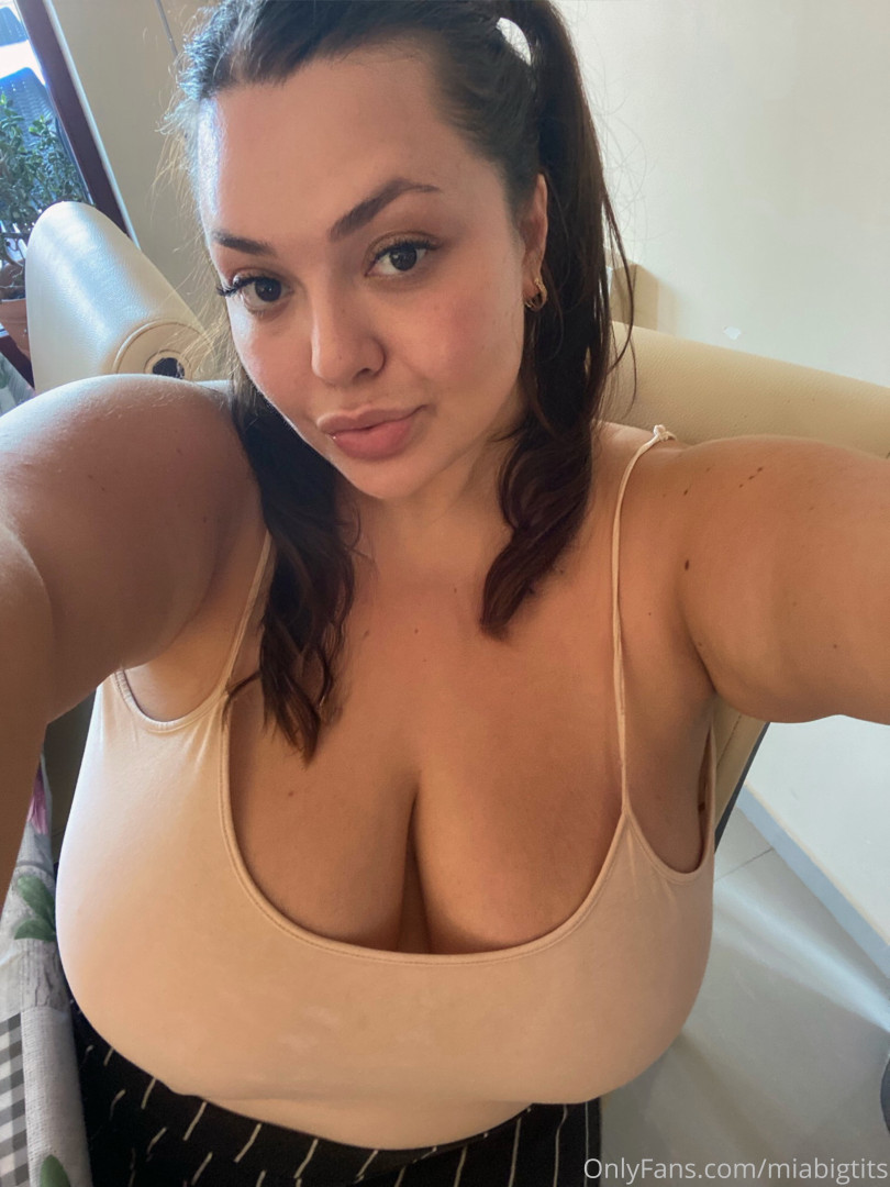 Photo by miabigtits published on October 16,2023 15:47:48 - BestThots