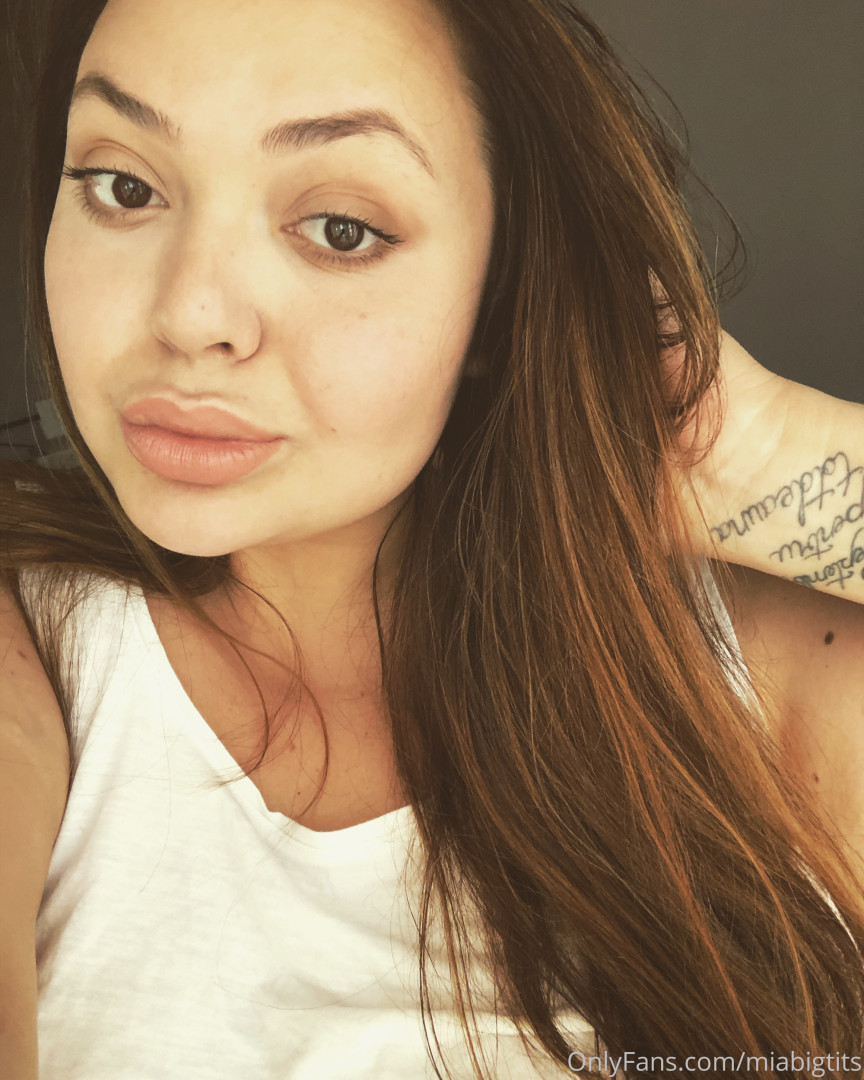 Photo by miabigtits published on October 16,2023 16:01:37 - BestThots
