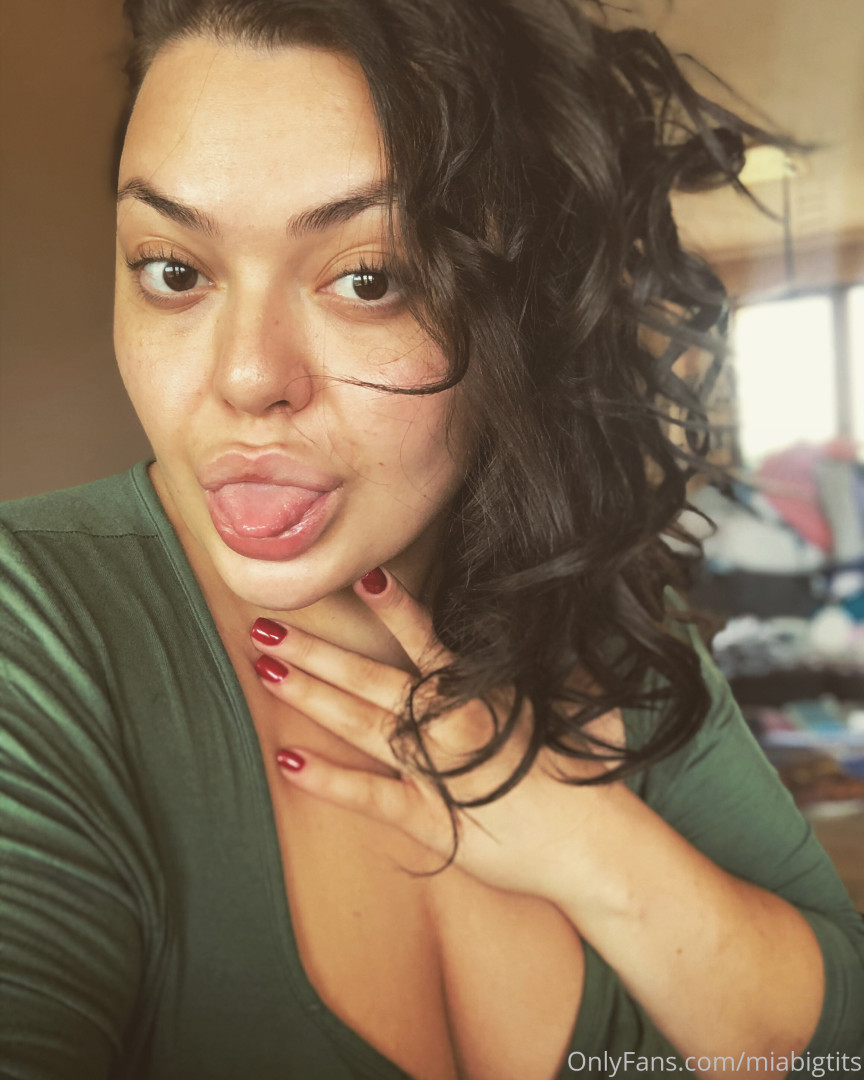 Photo by miabigtits published on October 16,2023 16:23:37 - BestThots