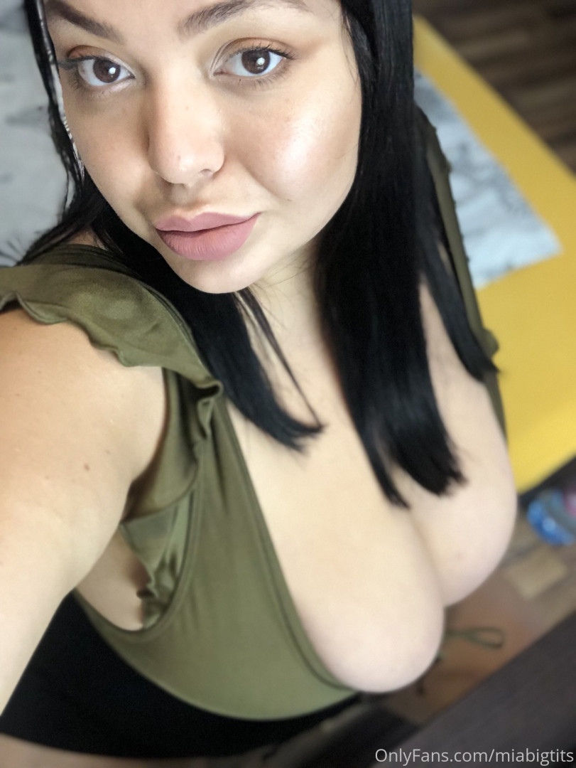 Photo by miabigtits published on October 16,2023 16:28:31 - BestThots