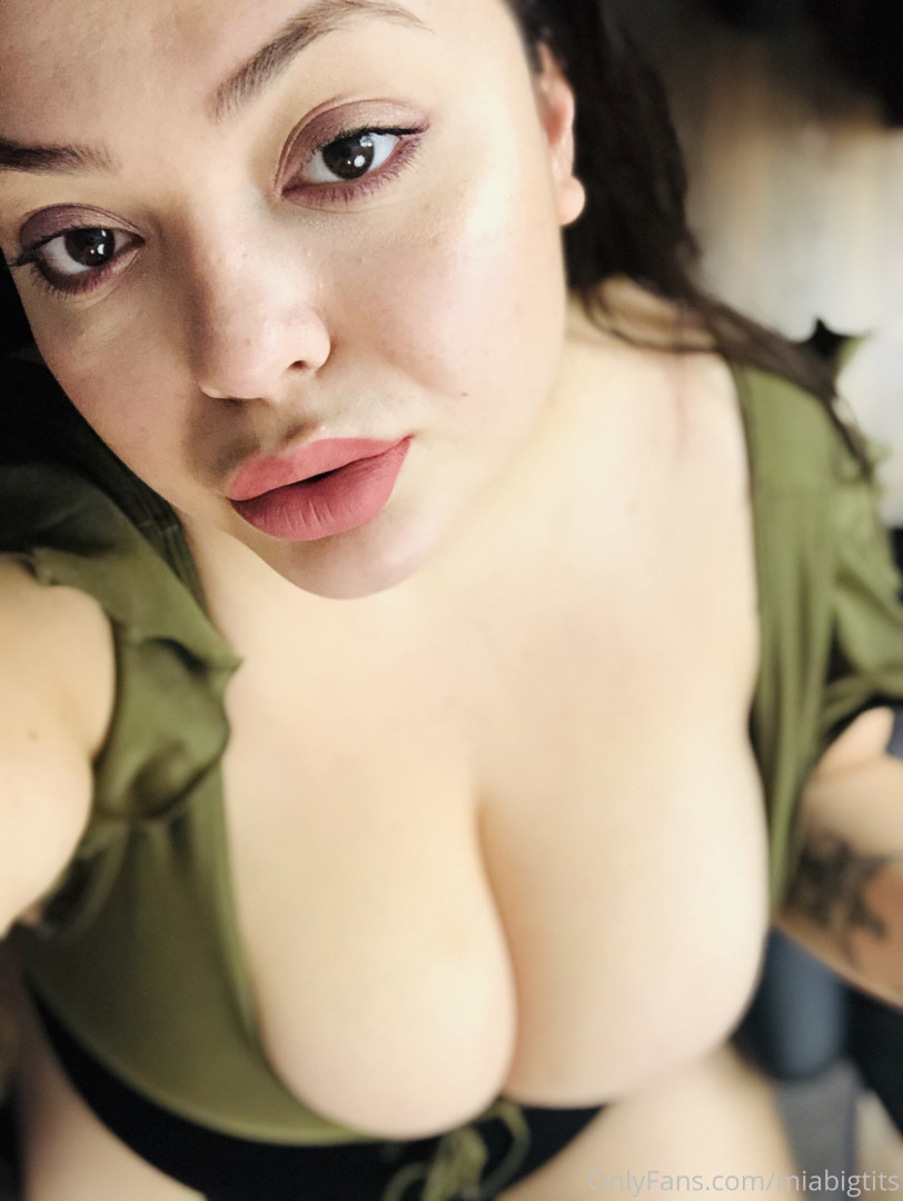 Photo by miabigtits published on October 16,2023 17:14:04 - BestThots