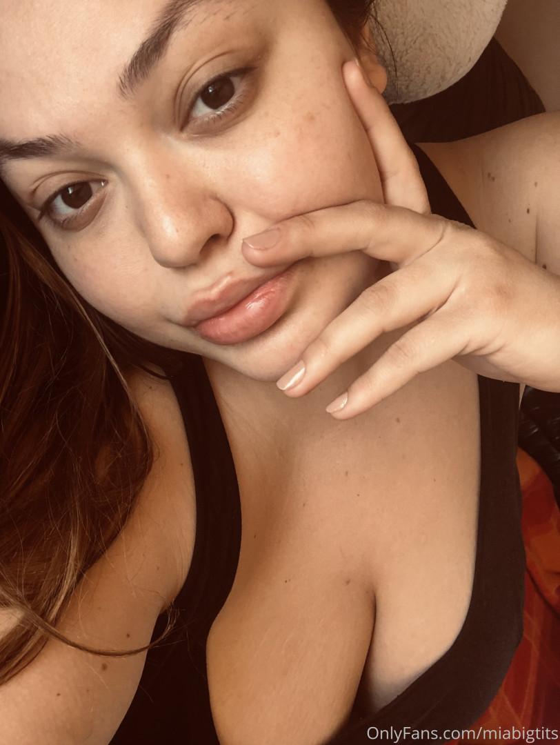 Photo by miabigtits published on October 16,2023 17:16:48 - BestThots