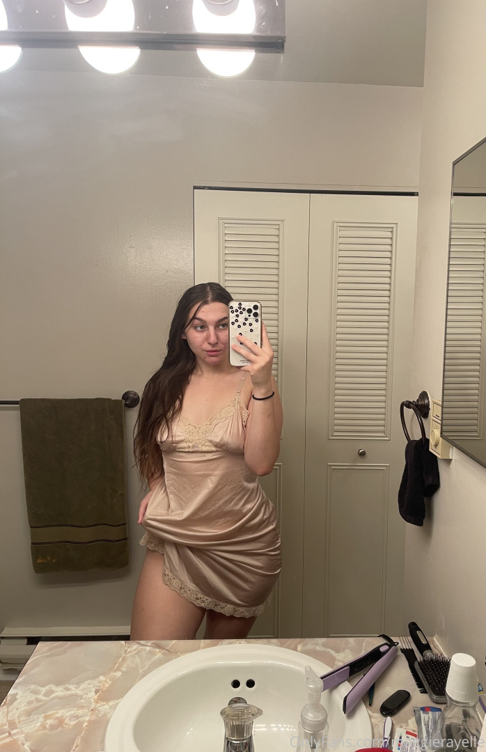 Photo by maggierayelle published on October 16,2023 13:22:16 - BestThots