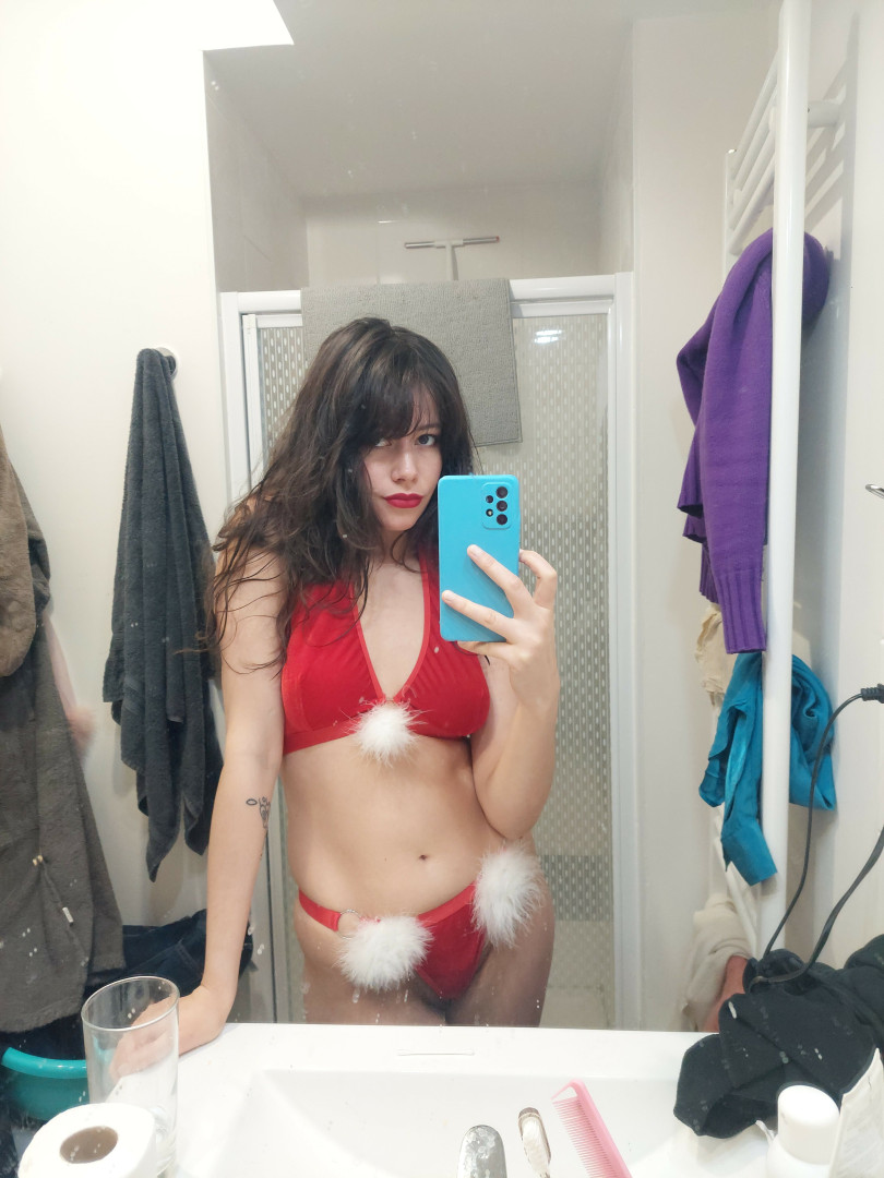 Photo by avaxofoxx published on November 23,2023 21:58:20 - BestThots