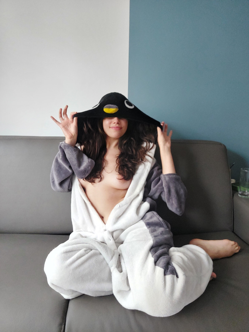 Photo by avaxofoxx published on November 23,2023 21:59:26 - BestThots