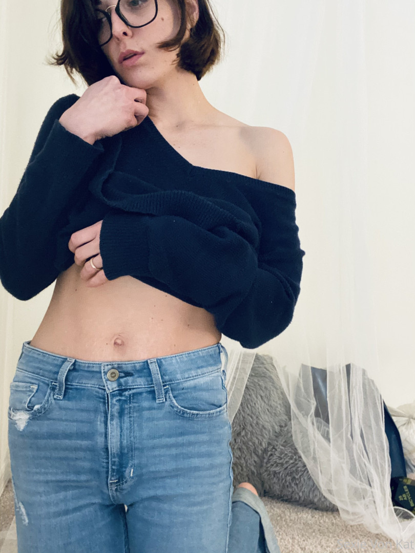 Photo by katvonsexie published on October 15,2023 16:52:30 - BestThots