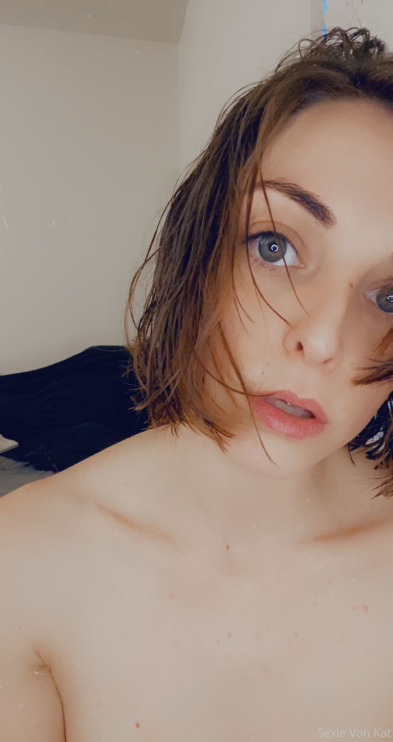 Photo by katvonsexie published on October 15,2023 19:35:39 - BestThots