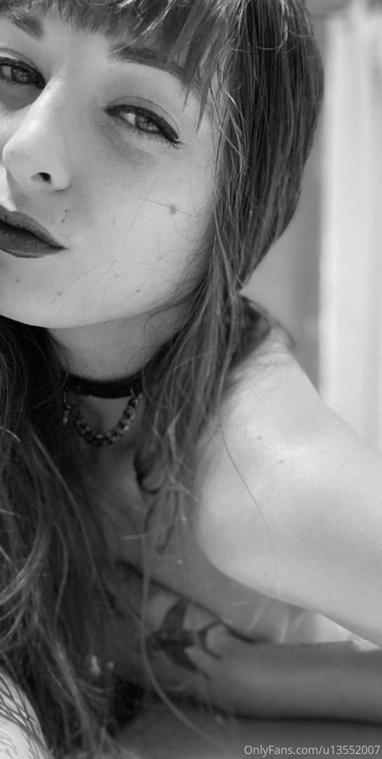 Photo by katvonsexie published on October 15,2023 20:17:12 - BestThots
