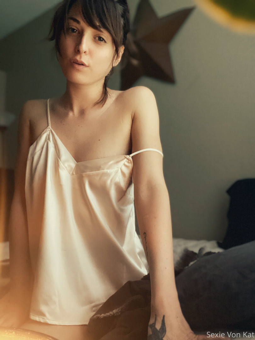 Photo by katvonsexie published on October 15,2023 21:04:01 - BestThots