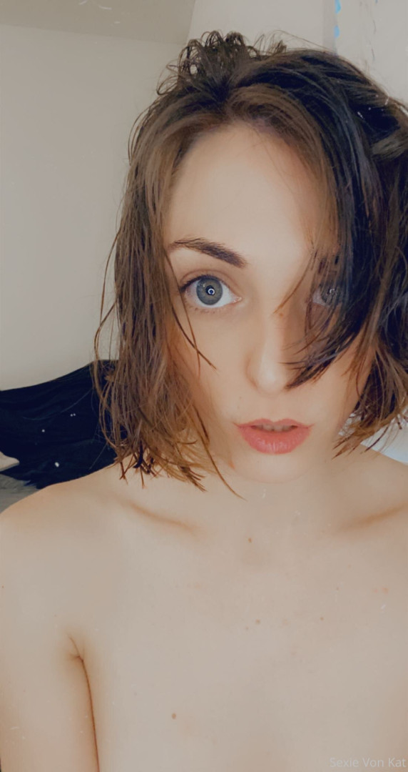 Photo by katvonsexie published on October 15,2023 22:12:22 - BestThots
