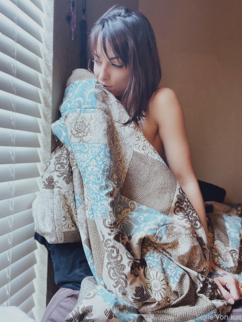 Photo by katvonsexie published on October 15,2023 22:14:02 - BestThots
