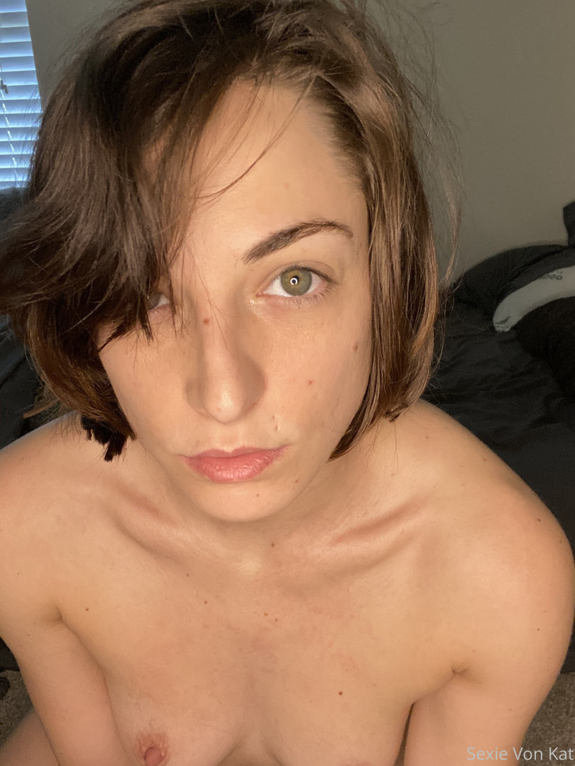 Photo by katvonsexie published on October 15,2023 22:20:11 - BestThots