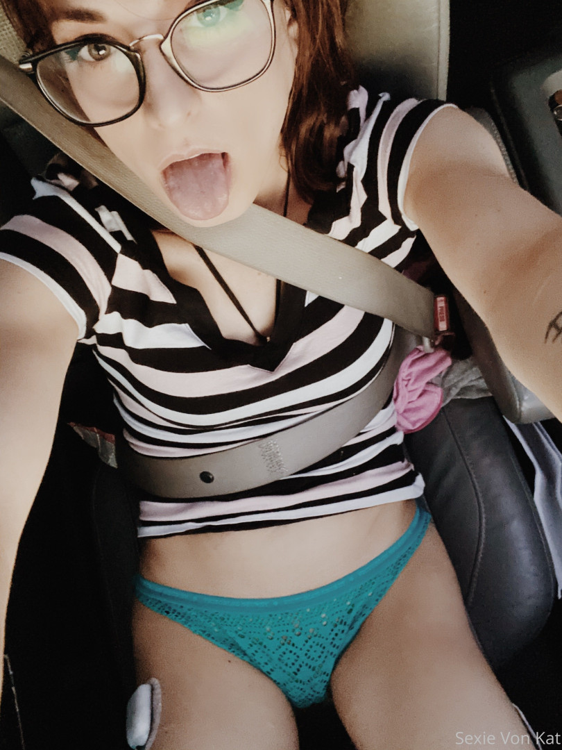 Photo by katvonsexie published on October 15,2023 22:23:35 - BestThots