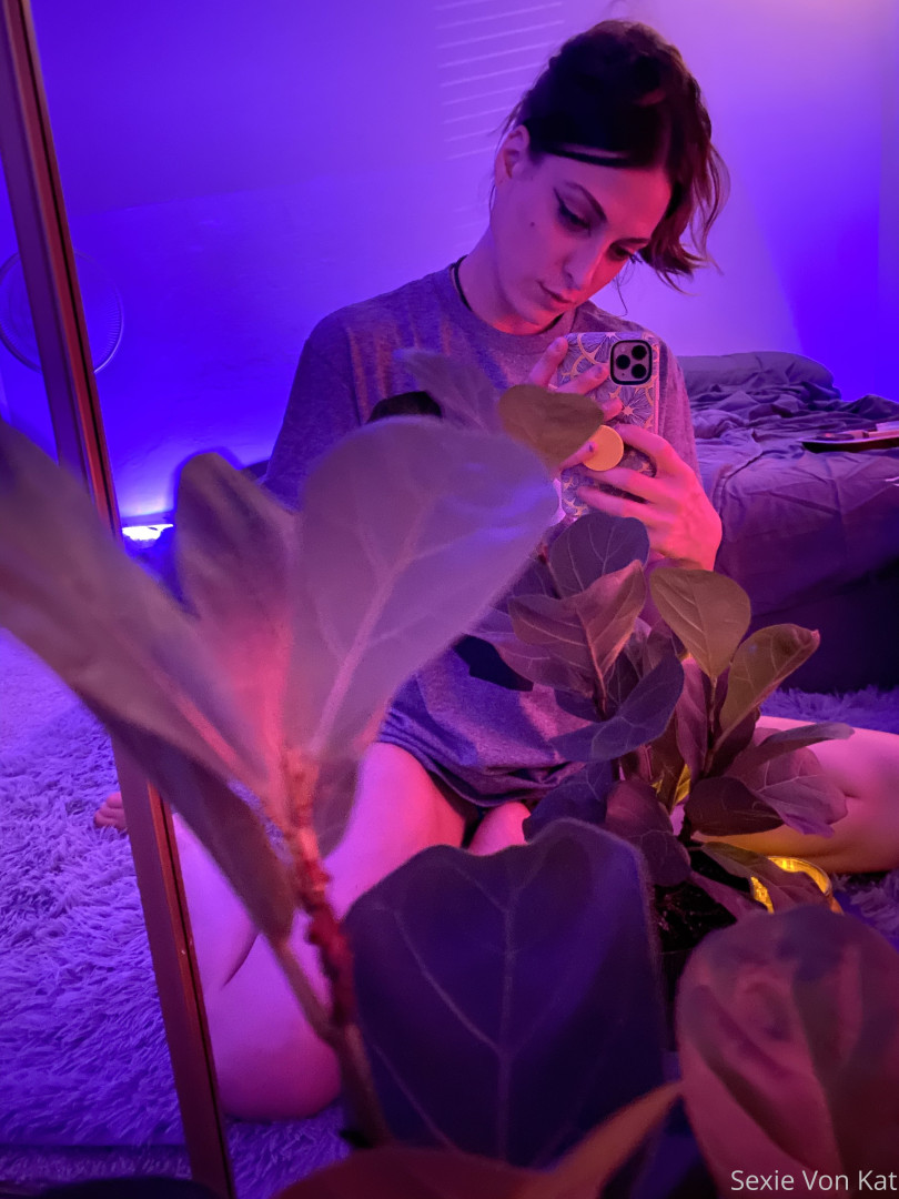 Photo by katvonsexie published on October 15,2023 22:28:19 - BestThots