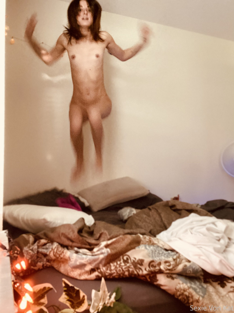 Photo by katvonsexie published on October 15,2023 22:31:44 - BestThots