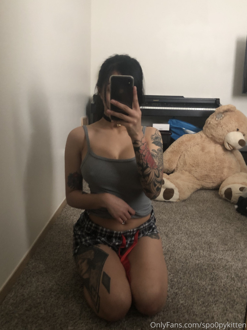 Photo by spo0pykitten published on October 16,2023 01:17:48 - BestThots