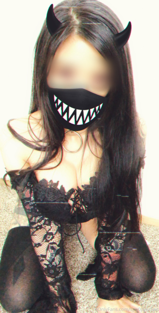 Photo by spo0pykitten published on October 16,2023 01:23:34 - BestThots