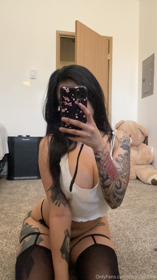 Photo by spo0pykitten published on October 16,2023 01:41:24 - BestThots