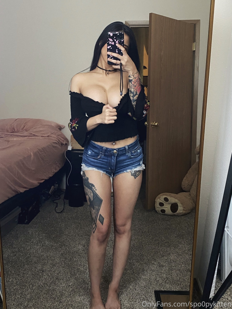 Photo by spo0pykitten published on October 16,2023 01:59:34 - BestThots