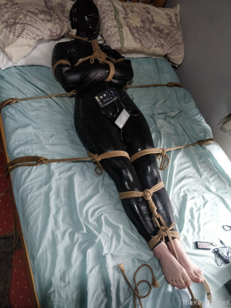 Photo by thekinkfaeriex published on October 15,2023 22:11:37 - BestThots