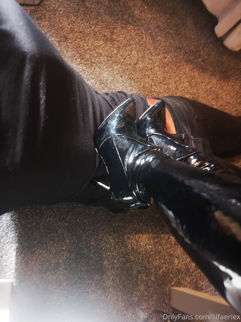 Photo by thekinkfaeriex published on October 15,2023 22:22:31 - BestThots