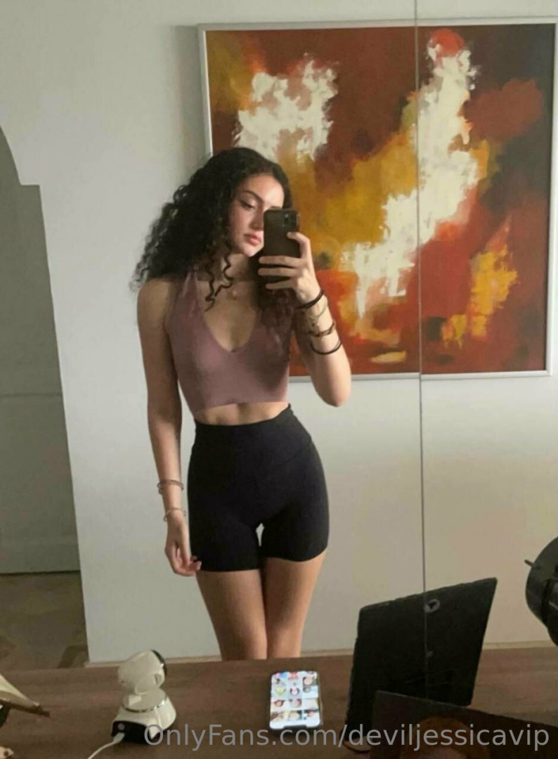 Photo by deviljessicavip published on June 2,2023 07:15:48 - BestThots