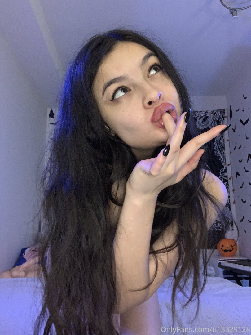 Photo by vantabee published on October 16,2023 21:02:30 - BestThots