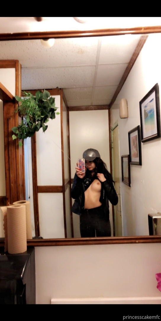 Photo by vantabee published on October 16,2023 21:40:44 - BestThots