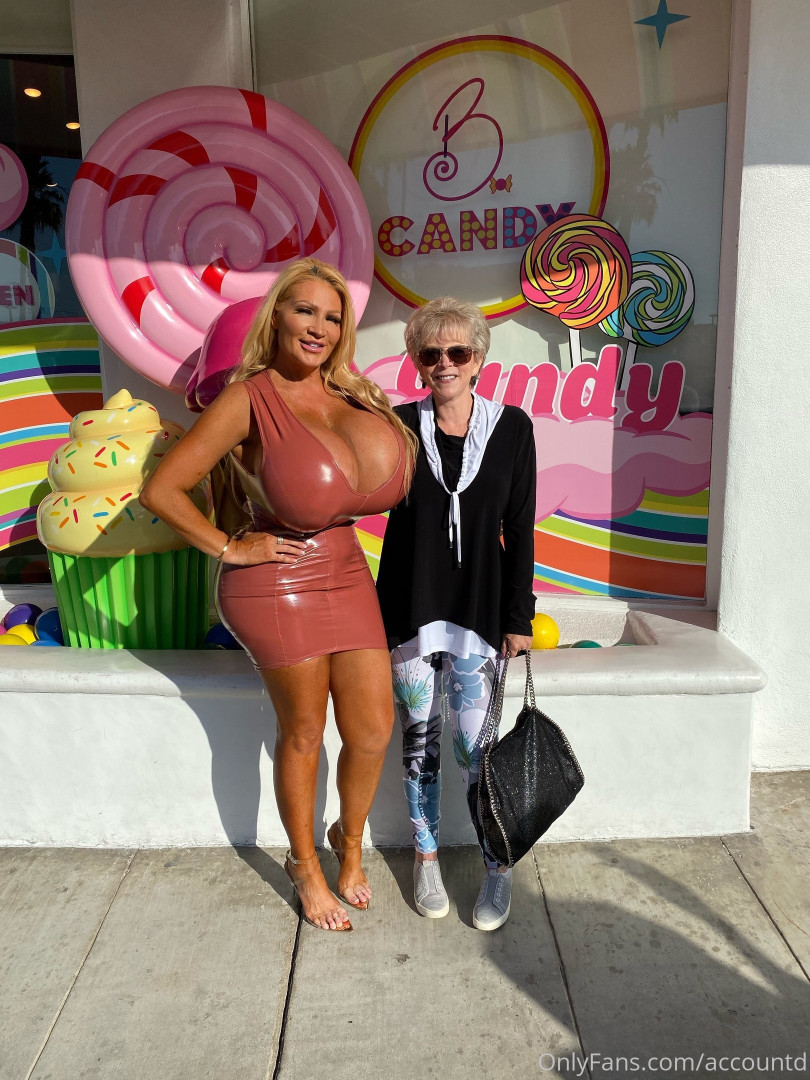 Photo by allegracolesworld published on November 20,2023 20:38:19 - BestThots