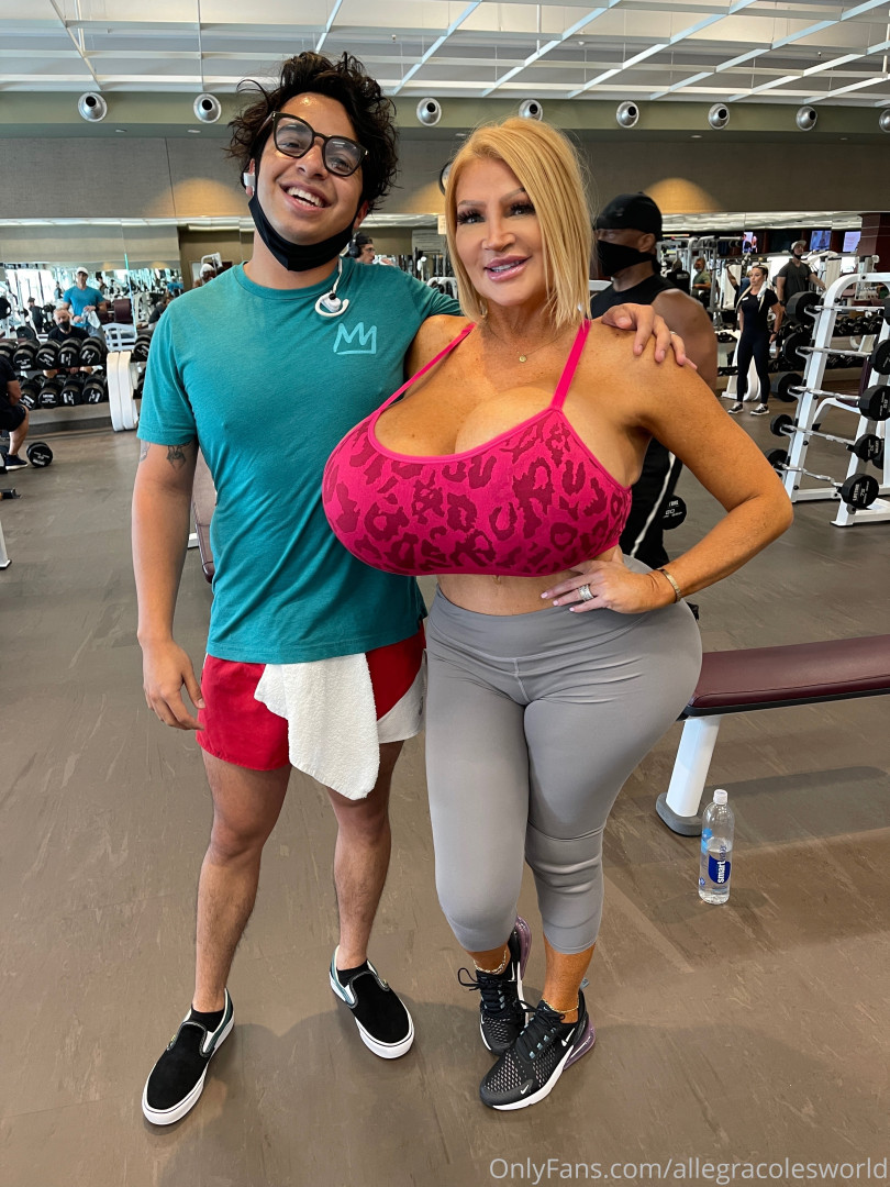 Photo by allegracolesworld published on November 20,2023 20:39:18 - BestThots