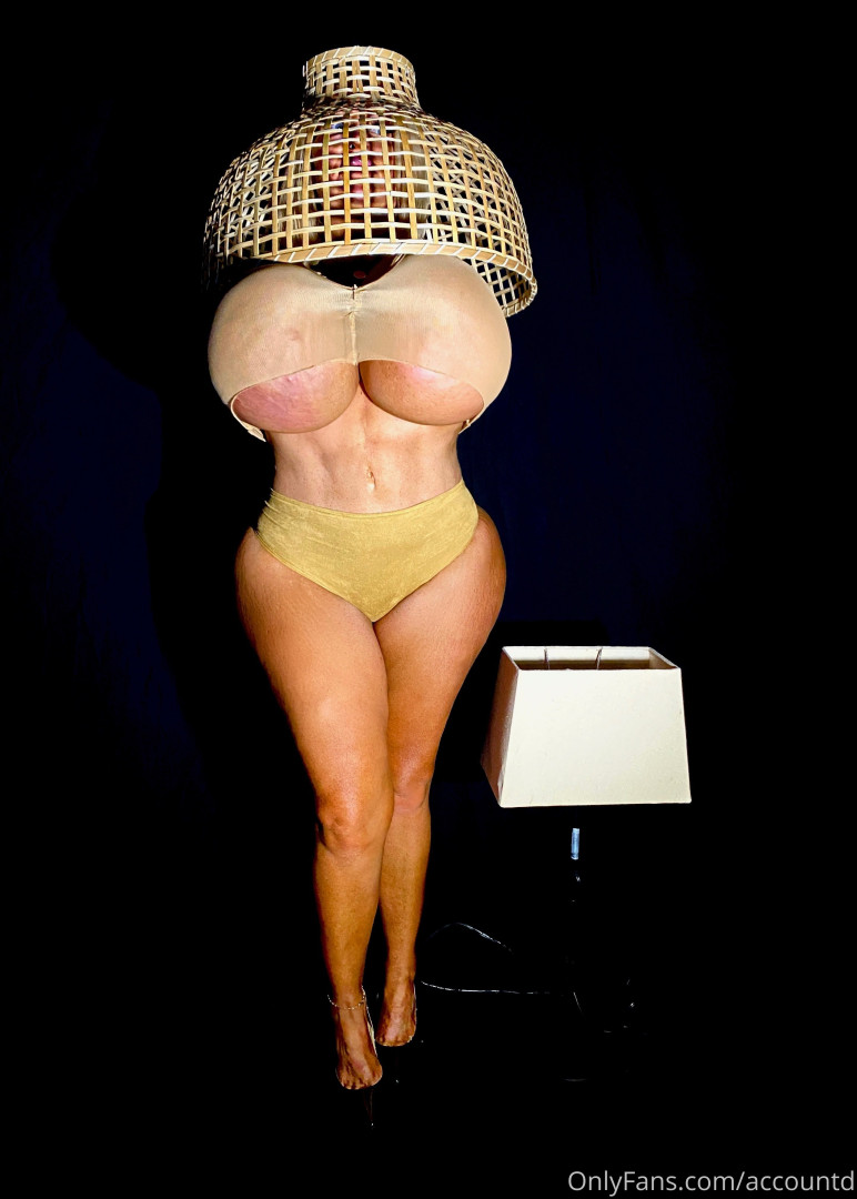 Photo by allegracolesworld published on November 20,2023 20:39:51 - BestThots