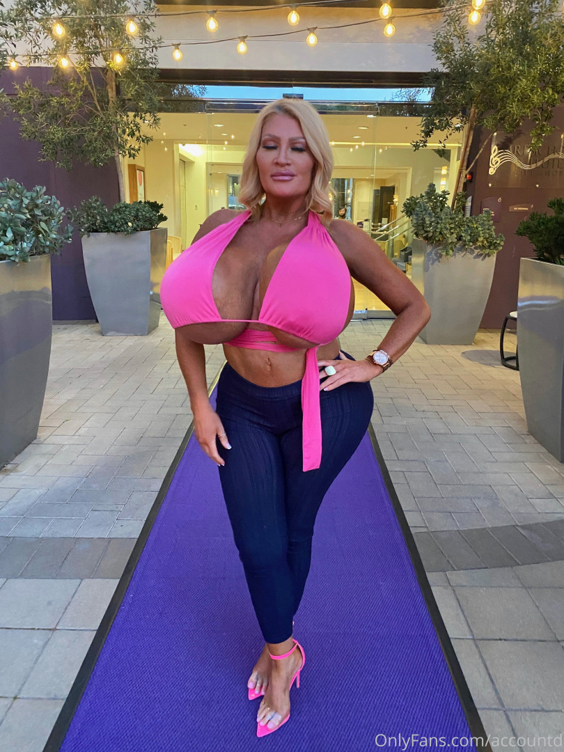 Photo by allegracolesworld published on November 20,2023 20:42:43 - BestThots