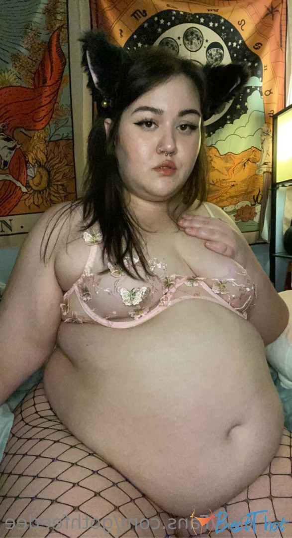 Photo by gothfeedee published on December 27,2024 20:18:16 - BestThots