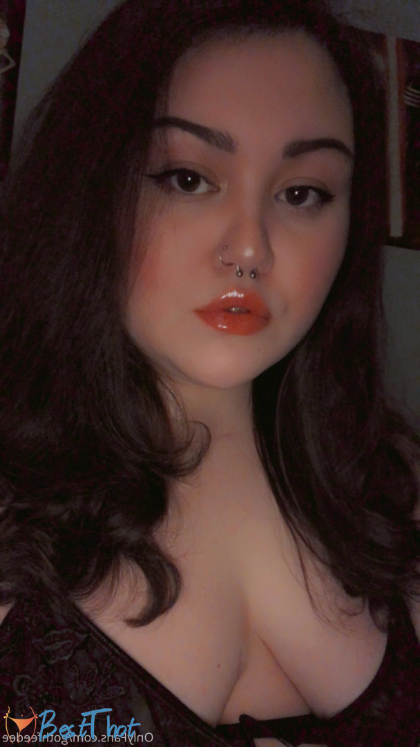 Photo by gothfeedee published on December 27,2024 21:13:29 - BestThots