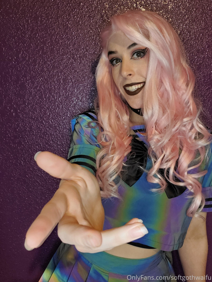 Photo by softgothwaifu published on May 17,2023 20:17:17 - BestThots