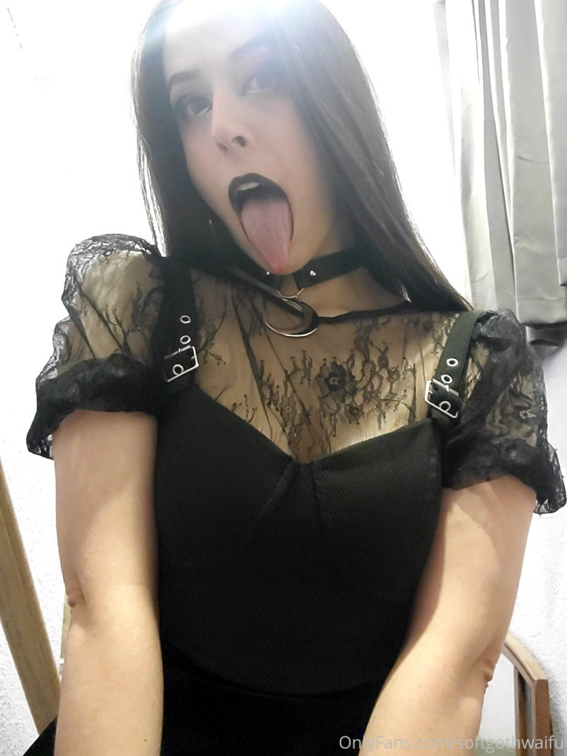 Photo by softgothwaifu published on May 17,2023 20:17:22 - BestThots