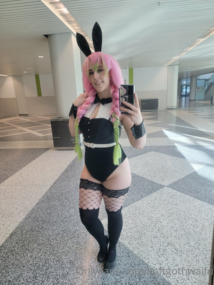 Photo by softgothwaifu published on May 17,2023 20:17:30 - BestThots