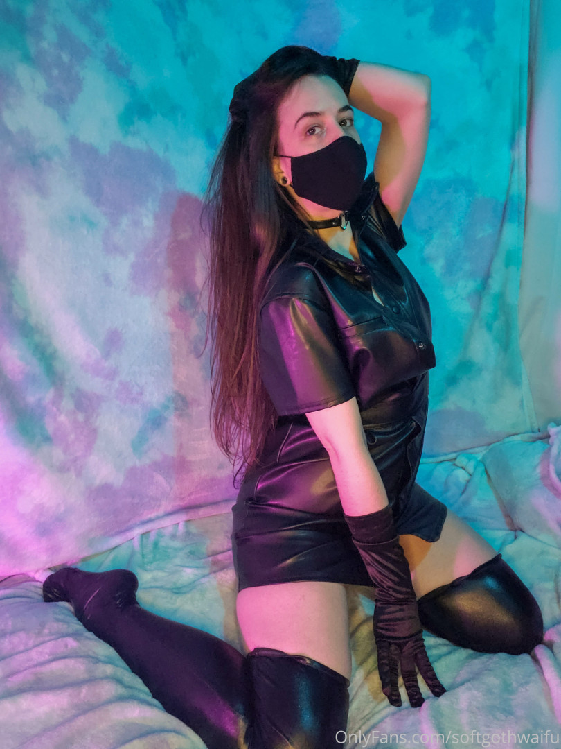 Photo by softgothwaifu published on May 17,2023 20:17:34 - BestThots