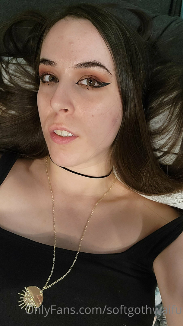 Photo by softgothwaifu published on May 17,2023 20:18:50 - BestThots
