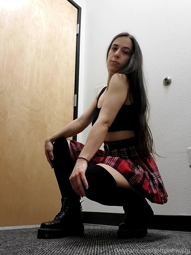 Photo by softgothwaifu published on May 17,2023 20:20:32 - BestThots