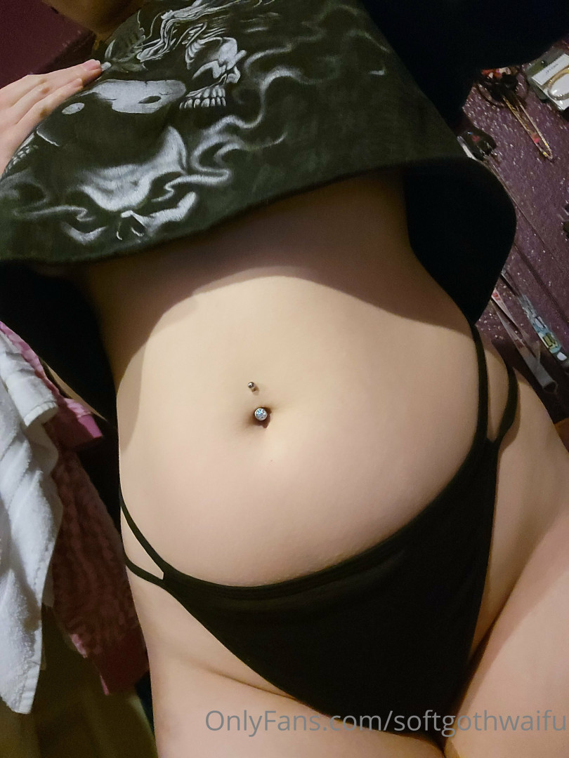 Photo by softgothwaifu published on May 17,2023 20:20:55 - BestThots