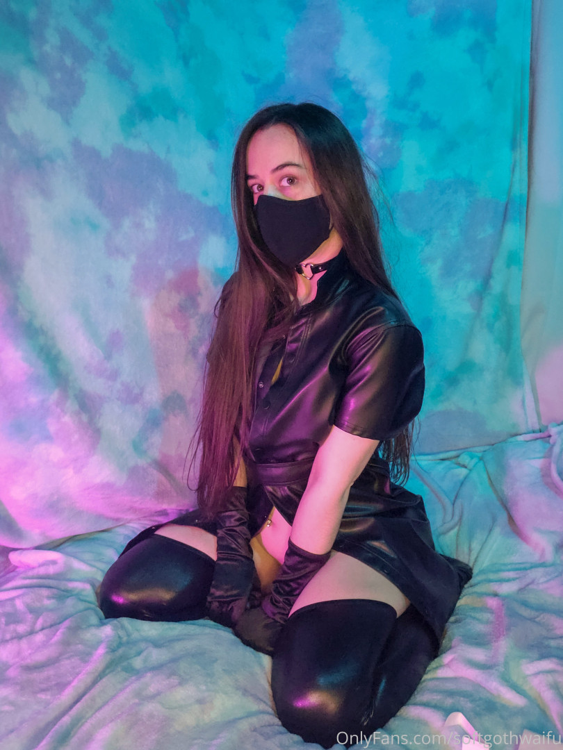 Photo by softgothwaifu published on May 17,2023 20:21:10 - BestThots