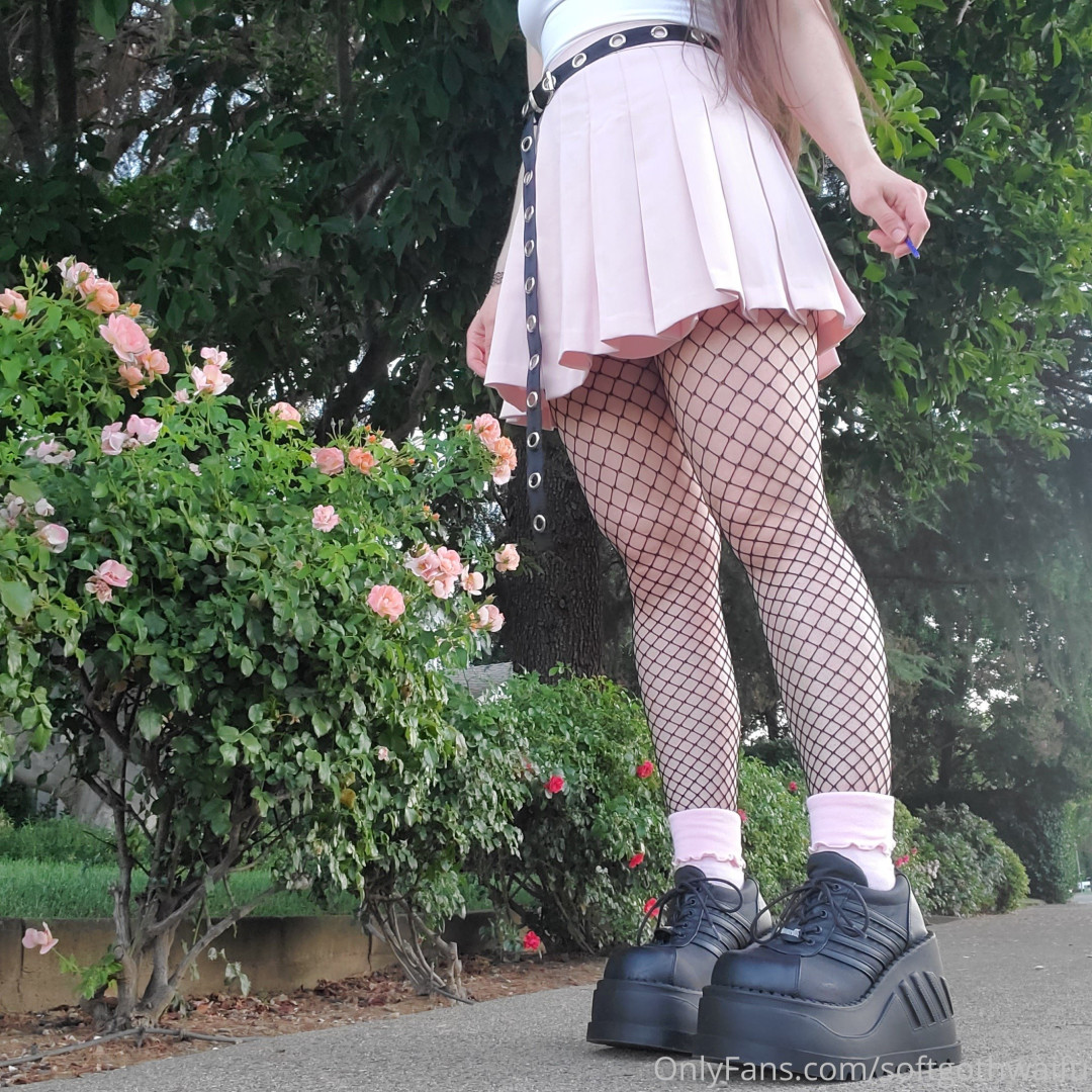 Photo by softgothwaifu published on May 17,2023 20:22:00 - BestThots